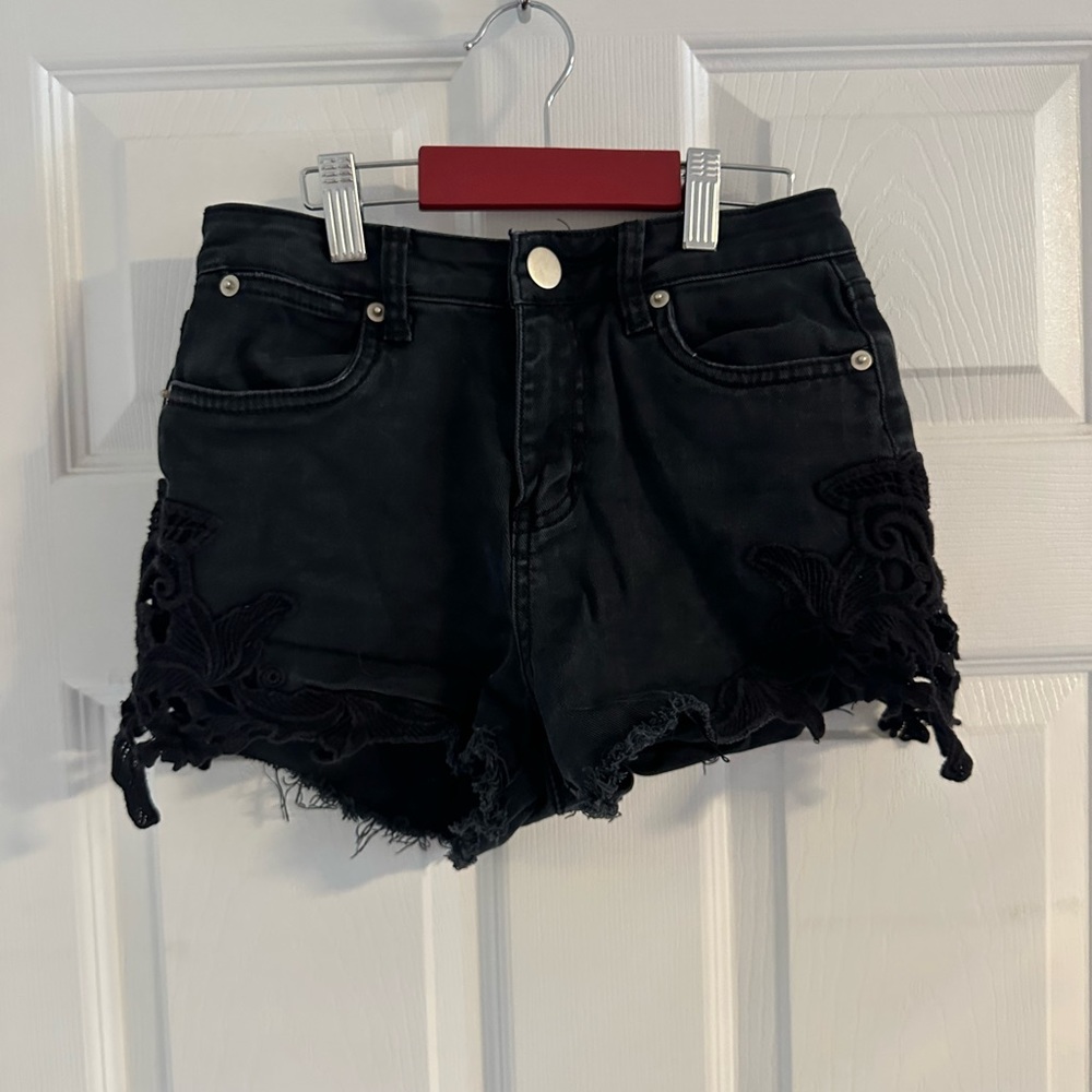 High waist shorts with lace detail